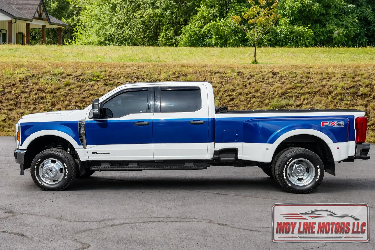 2024 Ford F-350 Super Duty XLT - Photo 2